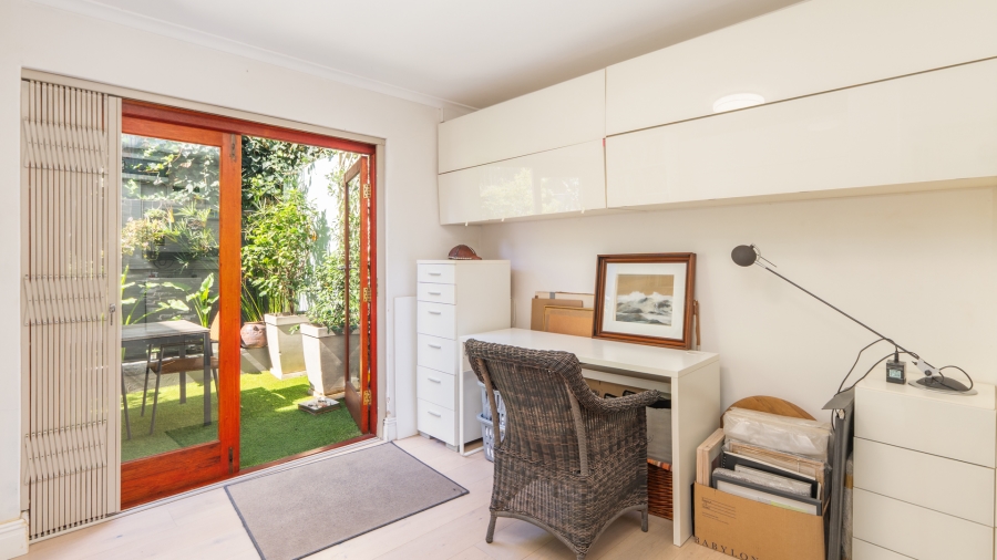2 Bedroom Property for Sale in Green Point Western Cape